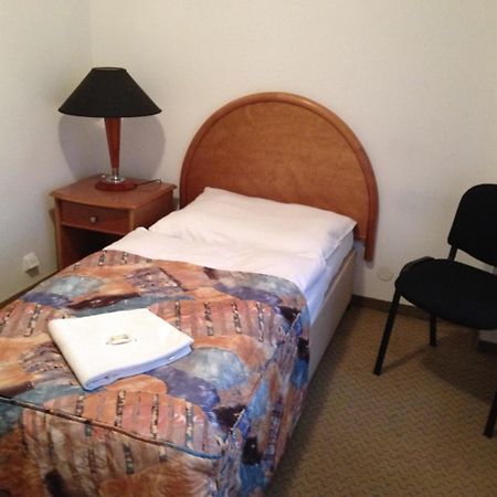 Hotel Chotol Horomerice Екстериор снимка
