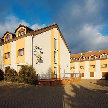 Hotel Chotol Horomerice Екстериор снимка